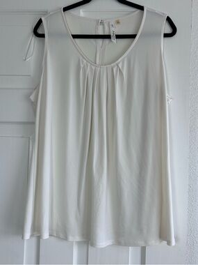 NY Collection Cream Sleeveless Pleated Scoop Neck Tank